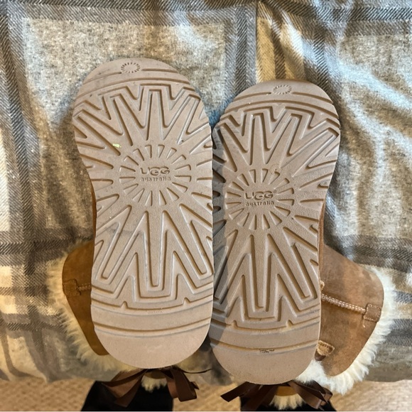 UGG Bailey Bow Tall Winter Boots Womens Size 4 Chestnut Leather Sheepskin - Picture 7 of 9